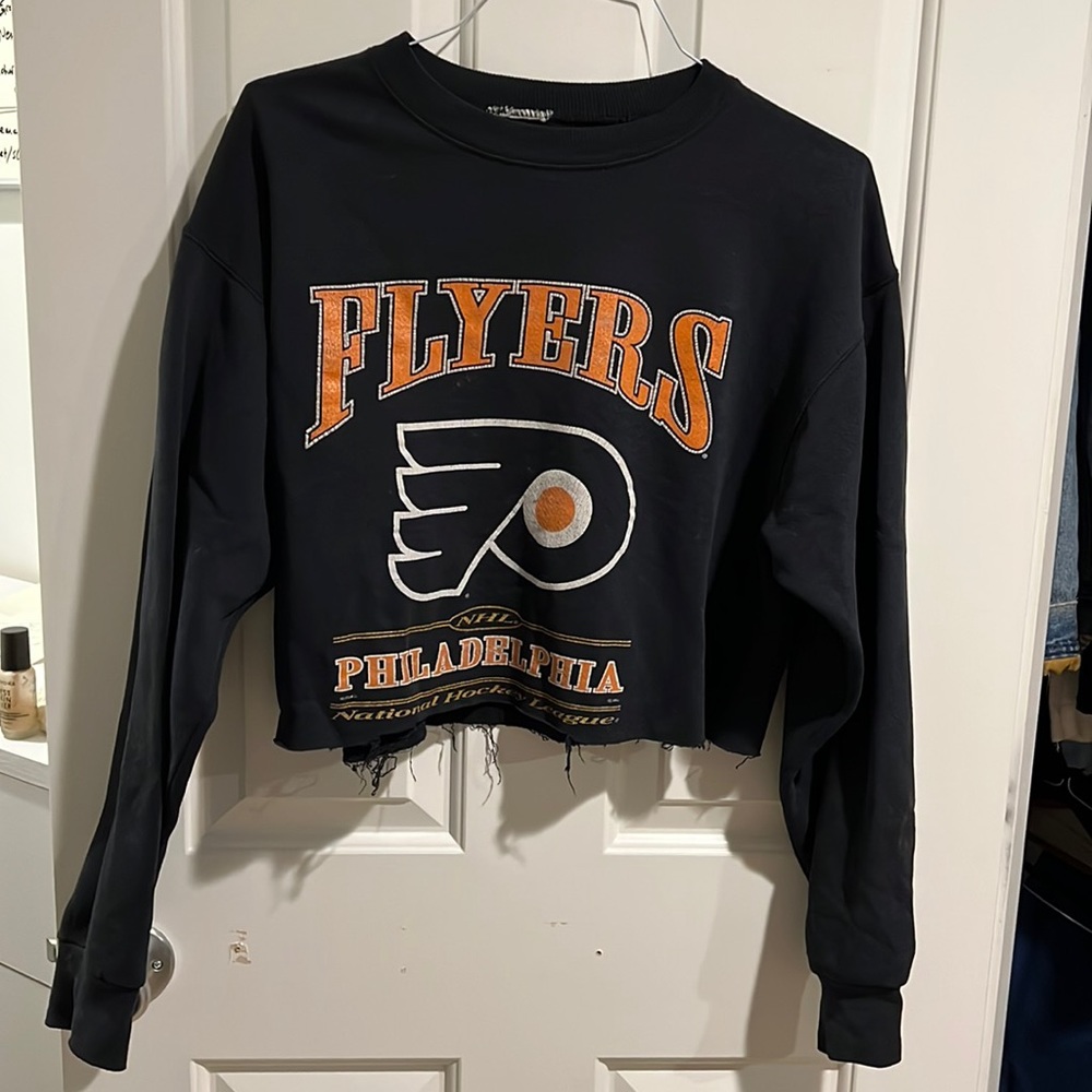 Cropped crewneck